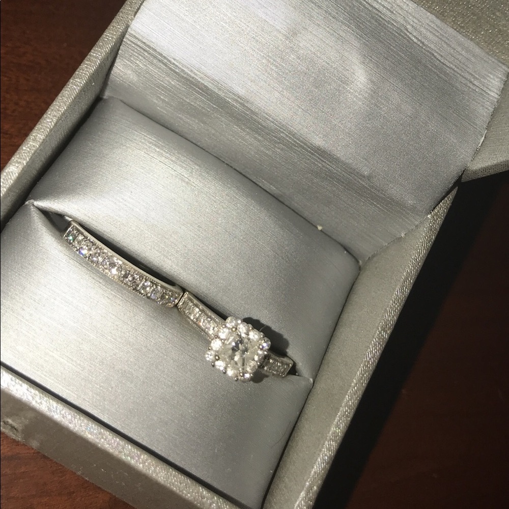 Wedding/Engagement Ring Set